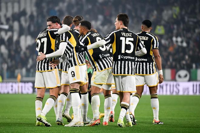 足球世界杯亚洲区预选赛关键球员表现突出（世界杯亚洲区预选赛：核心球员抢眼发挥）