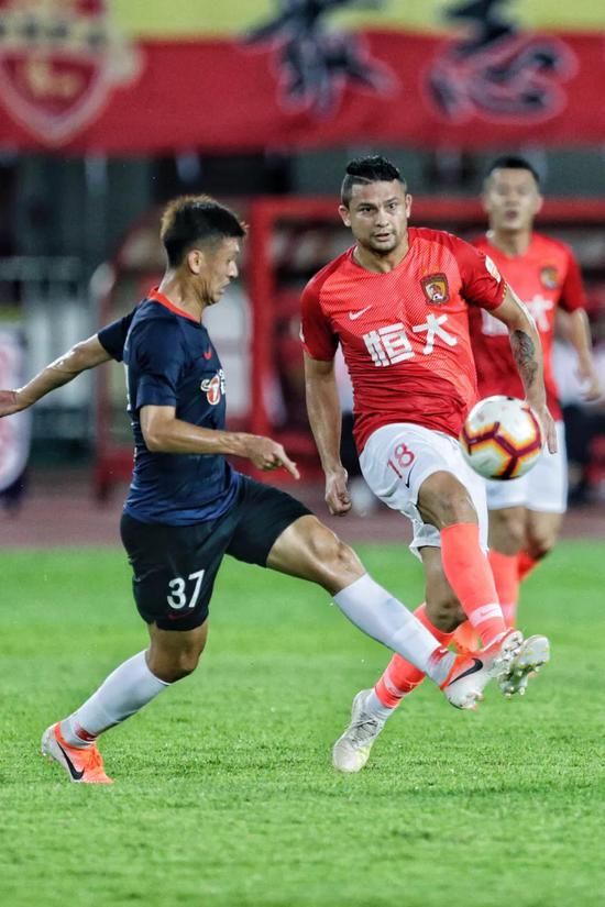 中超：武汉三镇2-0战胜浙江队