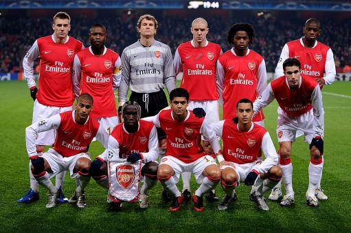 祝福！阿森纳前锋萨卡社媒官宣与相恋5年的女友求婚成功